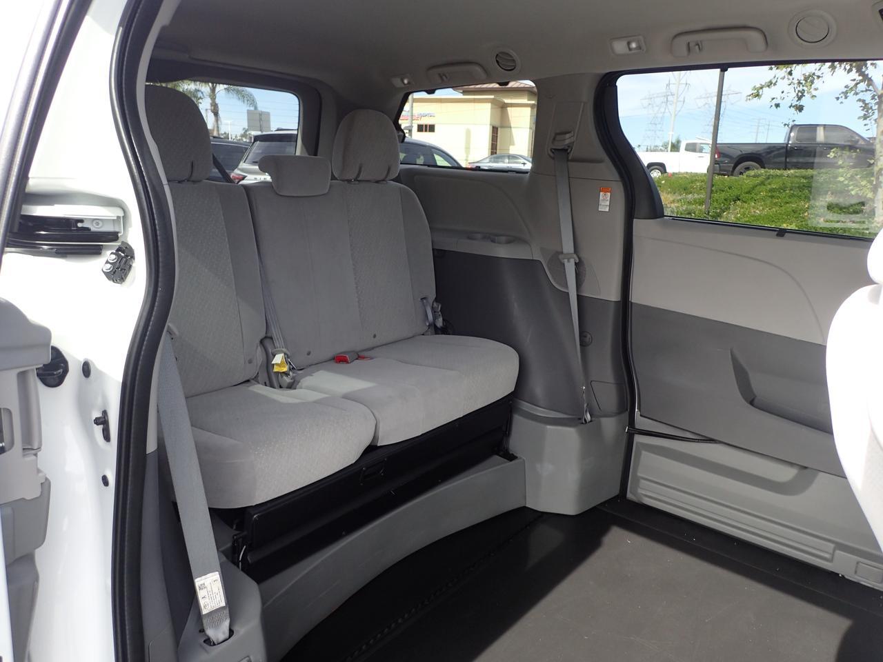 2019 Toyota Sienna LE Anaheim CA