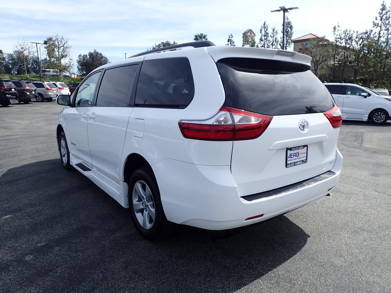 2019 Toyota Sienna LE Anaheim CA