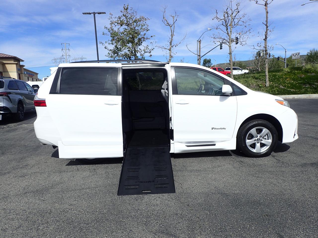 2019 Toyota Sienna LE Anaheim CA