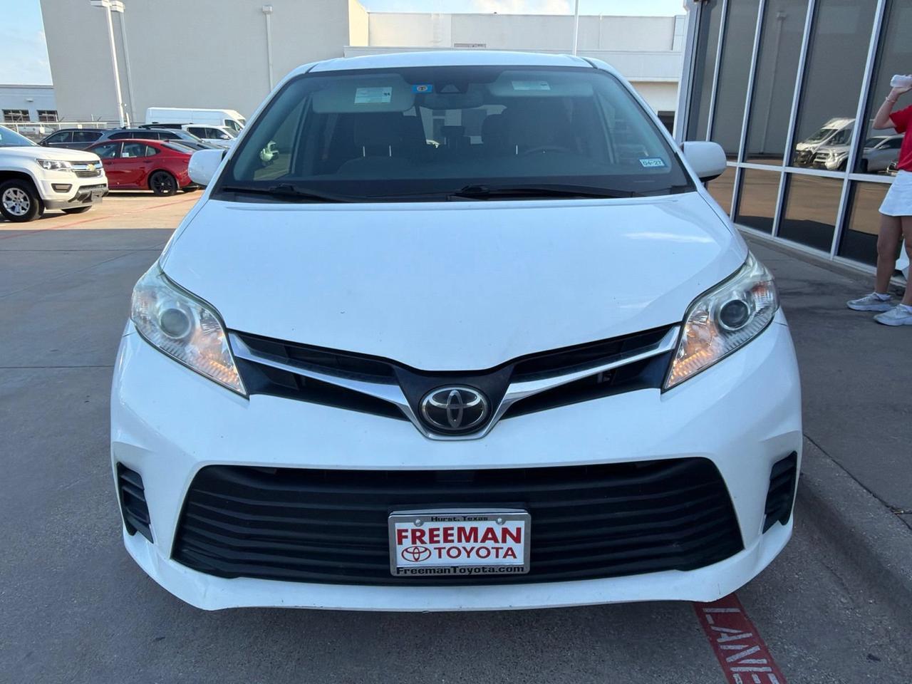 2019 Toyota Sienna LE Hurst TX