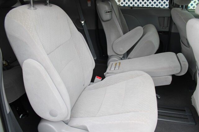 2019 Toyota Sienna LE Melbourne FL