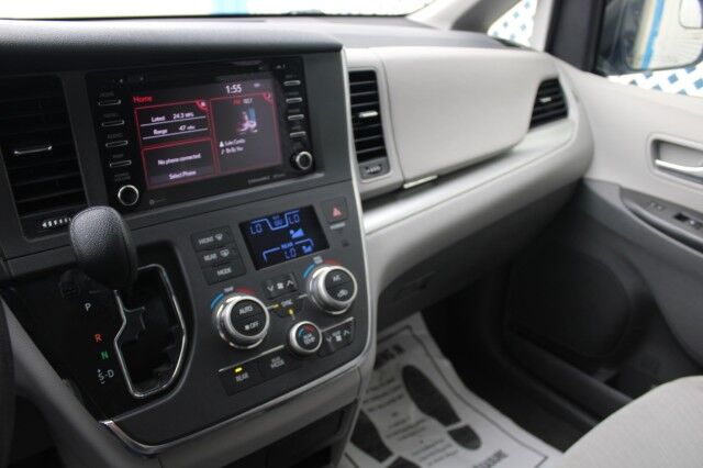 2019 Toyota Sienna LE Melbourne FL