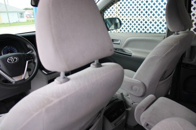 2019 Toyota Sienna LE Melbourne FL