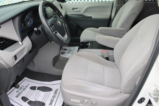 2019 Toyota Sienna LE Melbourne FL