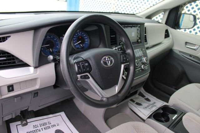 2019 Toyota Sienna LE Melbourne FL