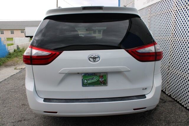 2019 Toyota Sienna LE Melbourne FL