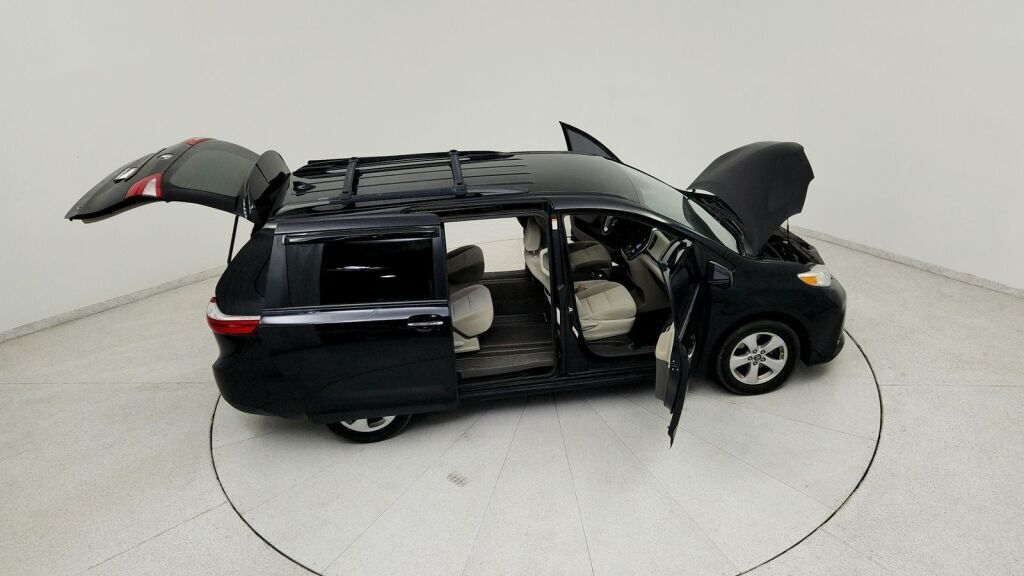 2019 Toyota Sienna LE Laurel MD