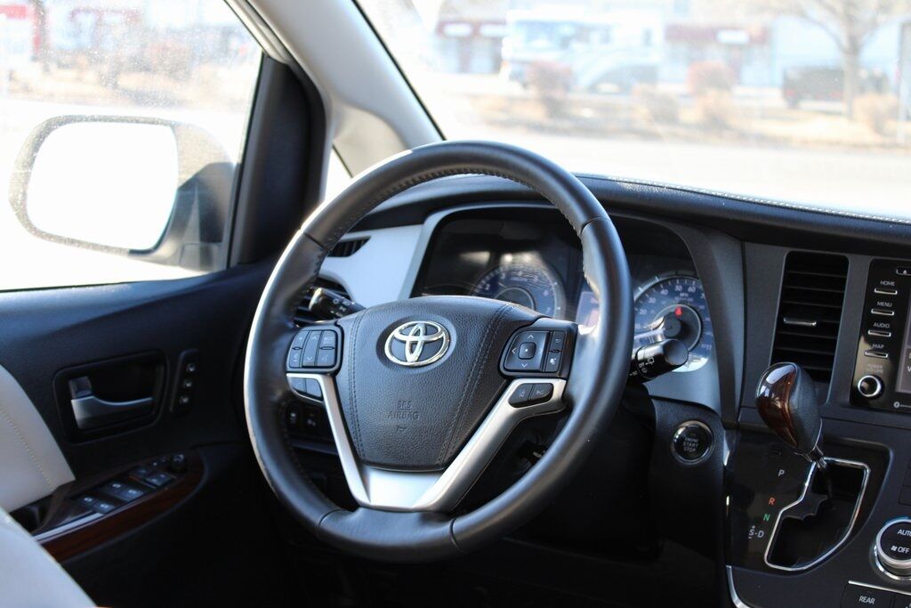 2019 Toyota Sienna Limited Klamath Falls OR