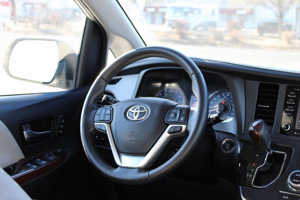 2019 Toyota Sienna Limited Klamath Falls OR