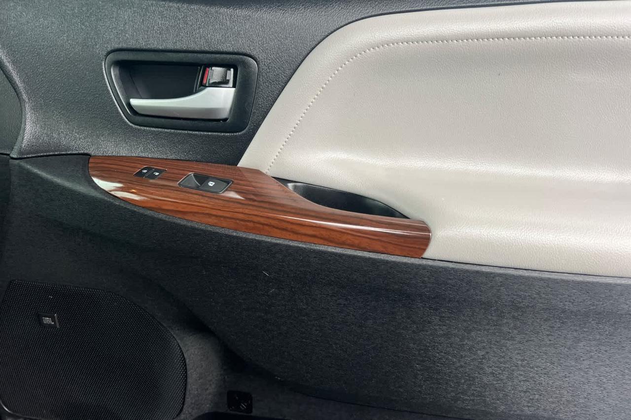 2019 Toyota Sienna Limited Roseville CA