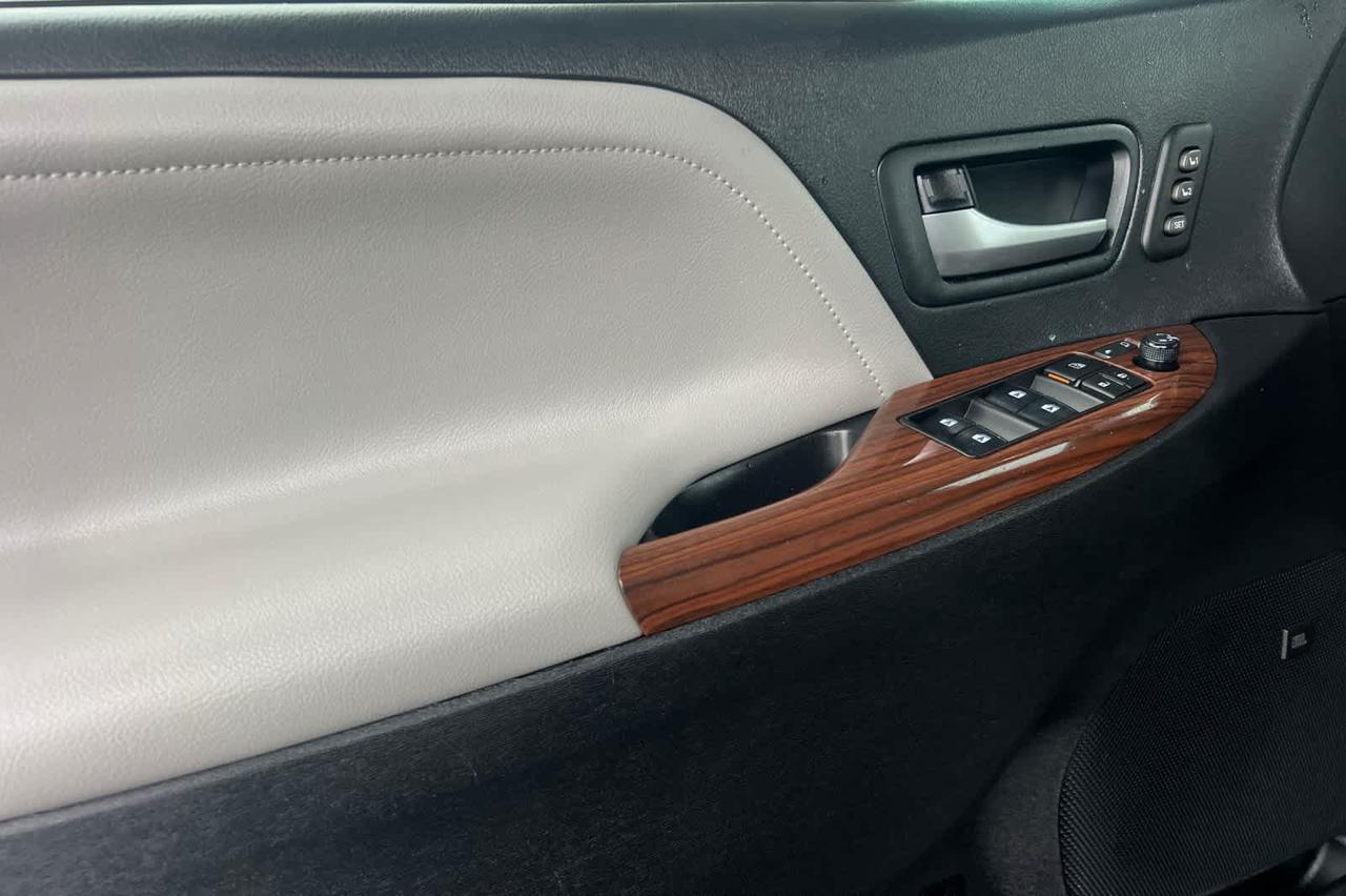 2019 Toyota Sienna Limited Roseville CA