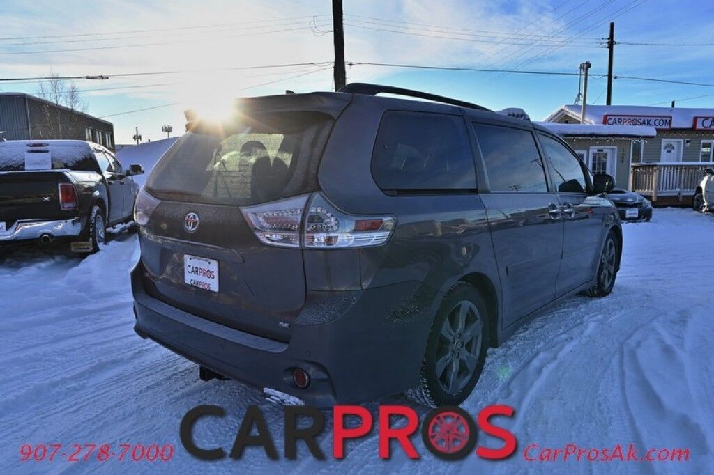 2019 Toyota Sienna SE - 3.5L V6 - Power & Heated Leather Seats - 3rd Row - Seats 8 - Navigation - Bluetooth - Backup Camera - Rear Entertainment - Sunroof - Tow Package - Keyless Entry & Start Anchorage AK