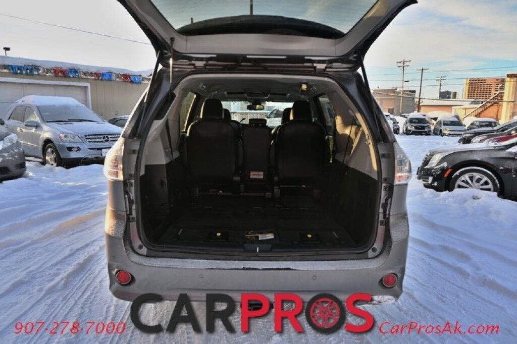 2019 Toyota Sienna SE - 3.5L V6 - Power & Heated Leather Seats - 3rd Row - Seats 8 - Navigation - Bluetooth - Backup Camera - Rear Entertainment - Sunroof - Tow Package - Keyless Entry & Start Anchorage AK