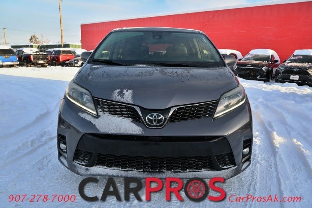 2019 Toyota Sienna SE - 3.5L V6 - Power & Heated Leather Seats - 3rd Row - Seats 8 - Navigation - Bluetooth - Backup Camera - Rear Entertainment - Sunroof - Tow Package - Keyless Entry & Start