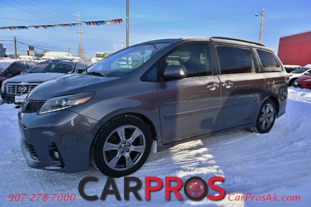 2019 Toyota Sienna SE - 3.5L V6 - Power & Heated Leather Seats - 3rd Row - Seats 8 - Navigation - Bluetooth - Backup Camera - Rear Entertainment - Sunroof - Tow Package - Keyless Entry & Start