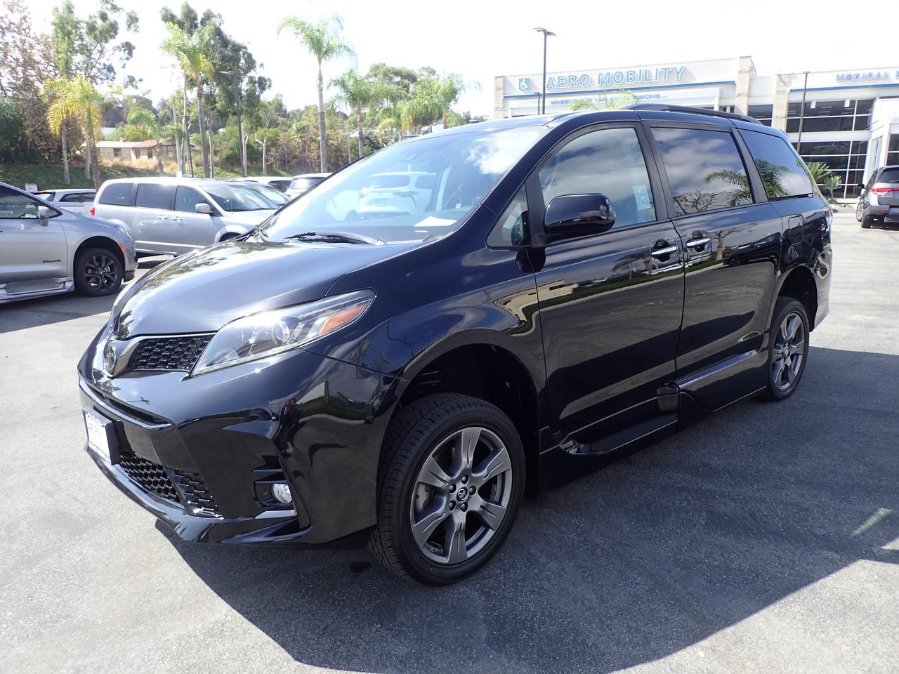 2019 Toyota Sienna SE-NAV