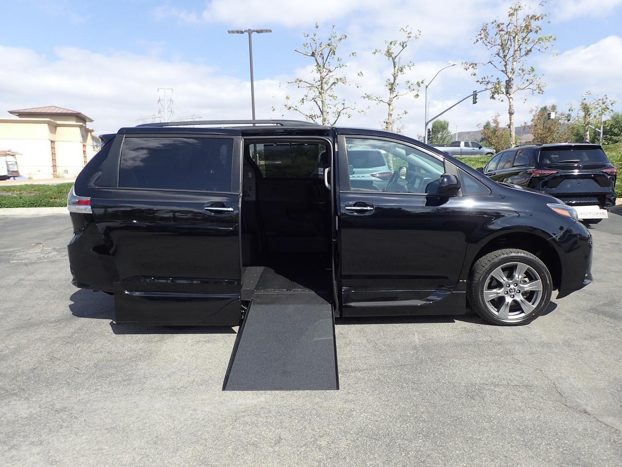 2019 Toyota Sienna SE-NAV Anaheim CA