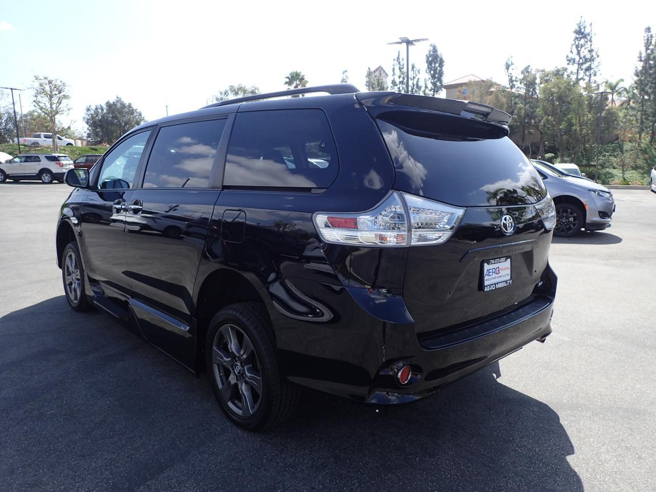 2019 Toyota Sienna SE-NAV Anaheim CA
