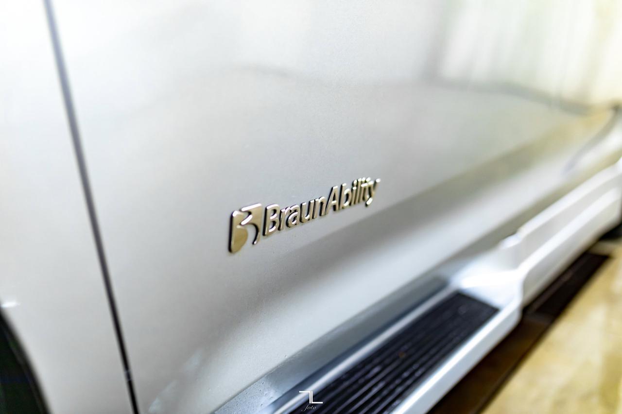 2019 Toyota Sienna XLE Braun Ability Wheelchair Lift Leather Roof Nav Red Deer AB