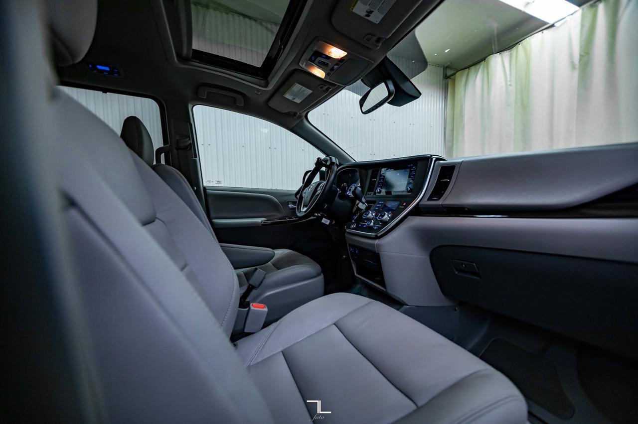 2019 Toyota Sienna XLE Braun Ability Wheelchair Lift Leather Roof Nav Red Deer AB