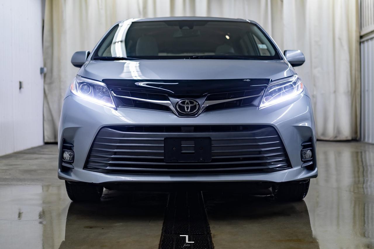 2019 Toyota Sienna XLE Braun Ability Wheelchair Lift Leather Roof Nav Red Deer AB