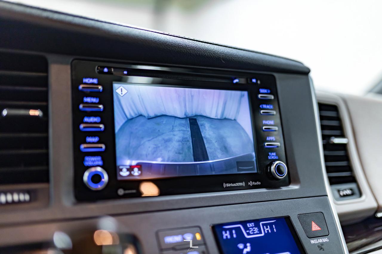 2019 Toyota Sienna XLE Braun Ability Wheelchair Lift Leather Roof Nav Red Deer AB