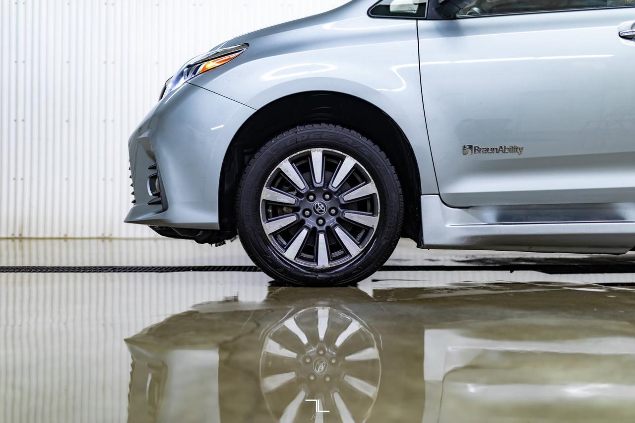2019 Toyota Sienna XLE Braun Ability Wheelchair Lift Leather Roof Nav Red Deer AB