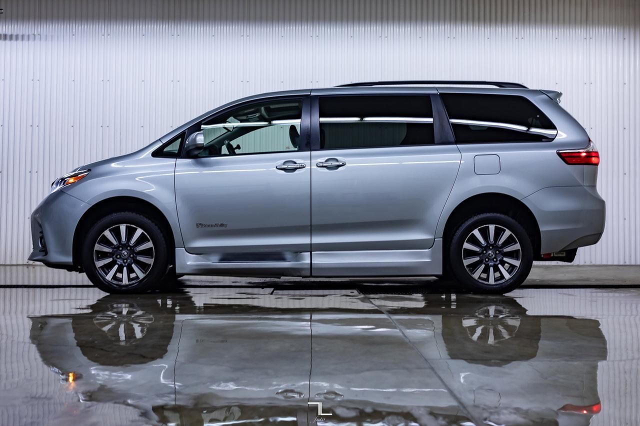 2019 Toyota Sienna XLE Braun Ability Wheelchair Lift Leather Roof Nav Red Deer AB