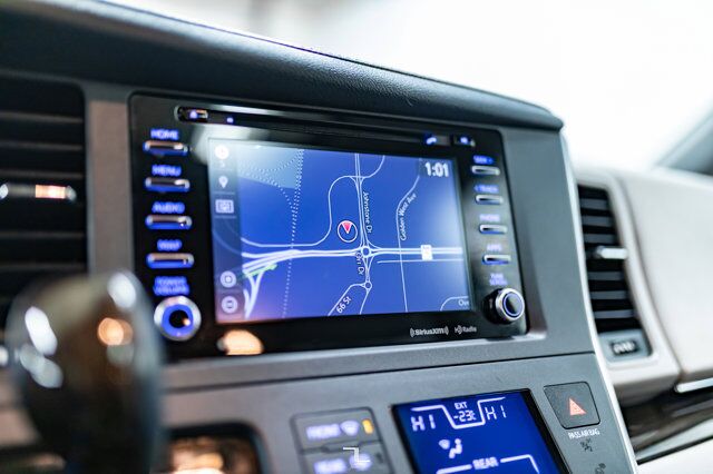 2019 Toyota Sienna XLE Braun Ability Wheelchair Lift Leather Roof Nav Red Deer AB