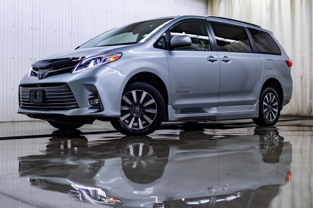 2019 Toyota Sienna XLE Braun Ability Wheelchair Lift Leather Roof Nav Red Deer AB