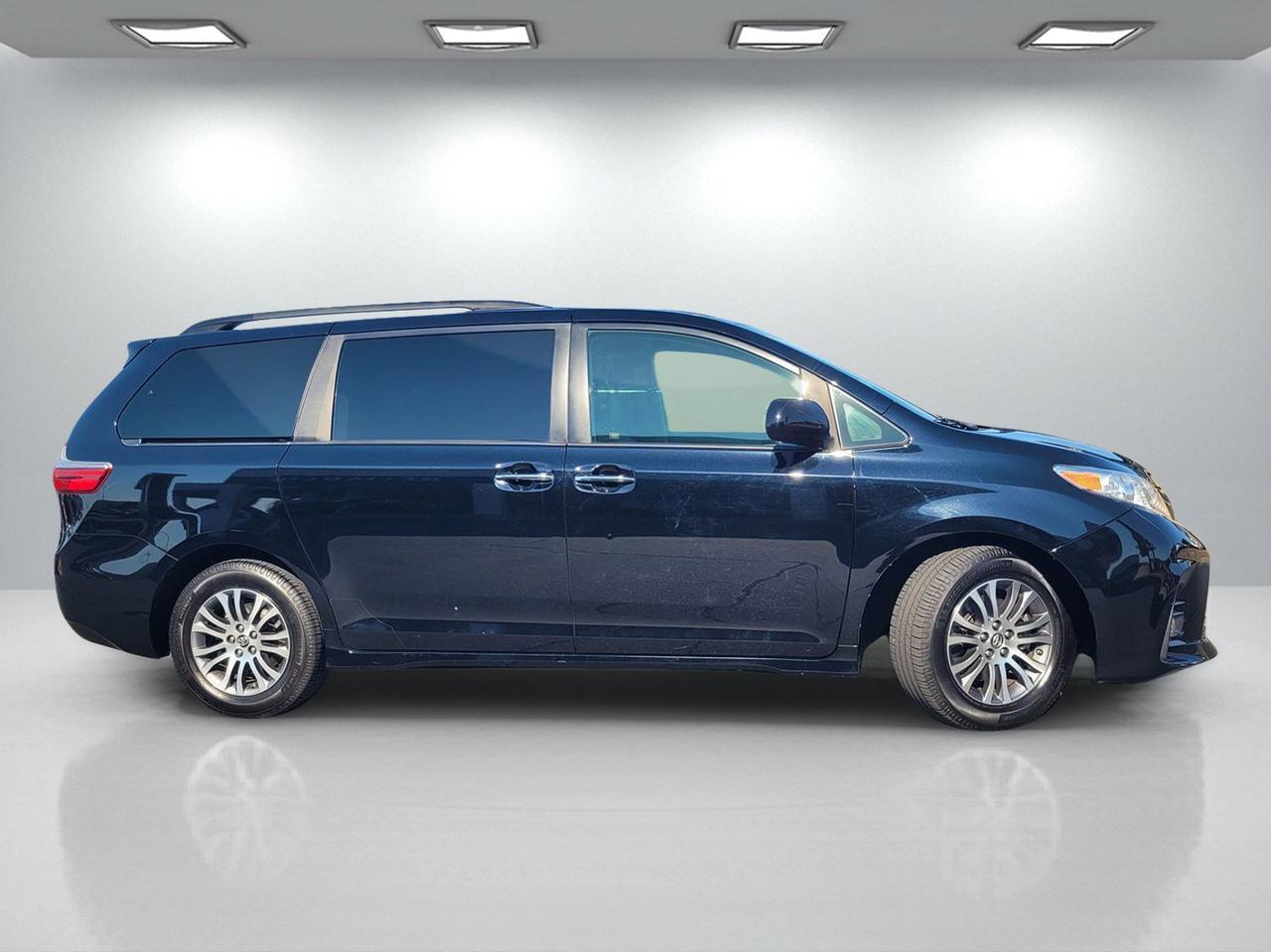 2019 Toyota Sienna XLE Premium