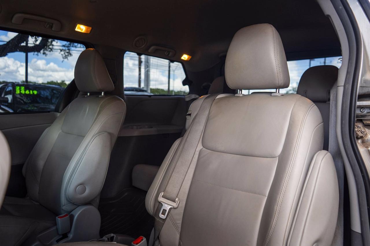 2019 Toyota Sienna XLE Premium San Antonio TX