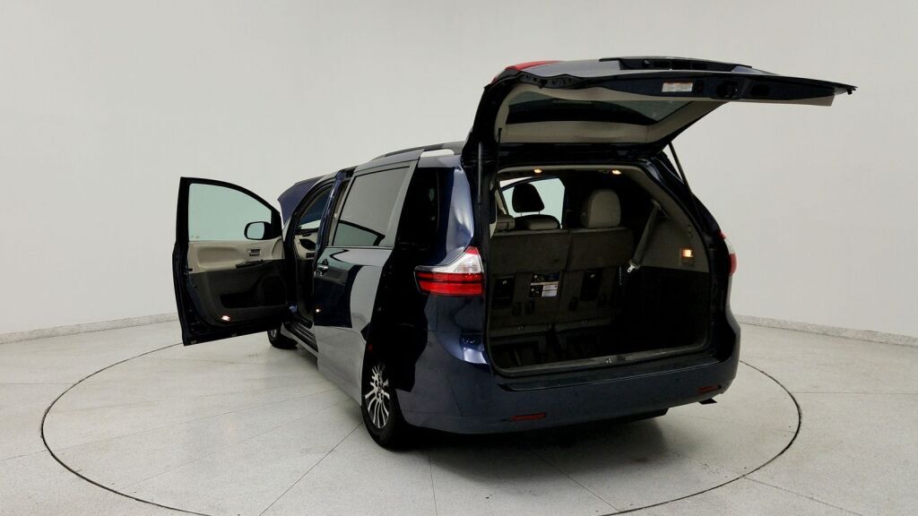 2019 Toyota Sienna XLE Premium Laurel MD