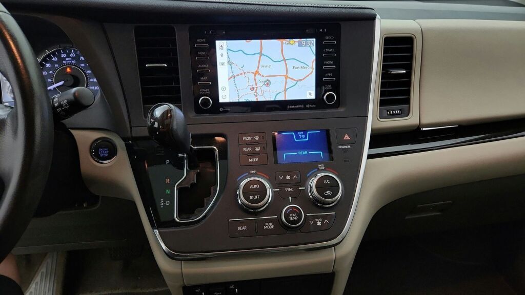 2019 Toyota Sienna XLE Premium Laurel MD