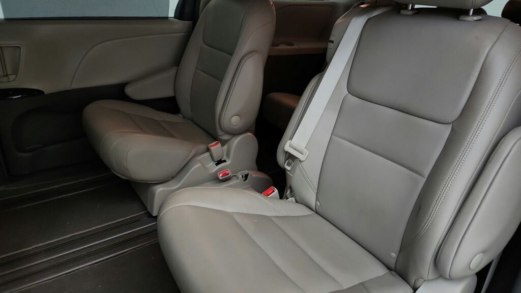 2019 Toyota Sienna XLE Premium Laurel MD