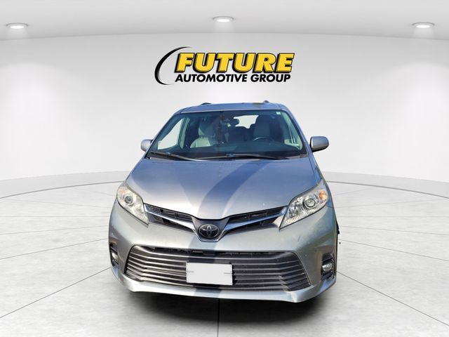 2019 Toyota Sienna XLE