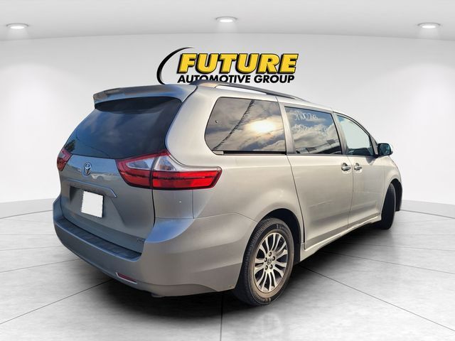 2019 Toyota Sienna XLE