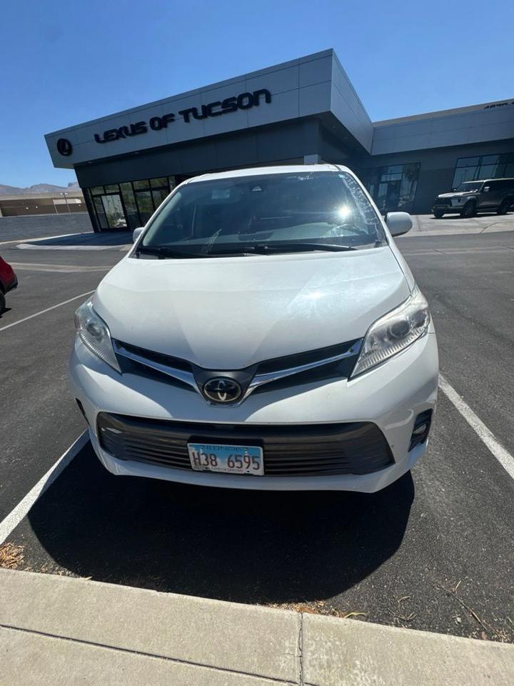 2019 Toyota Sienna XLE
