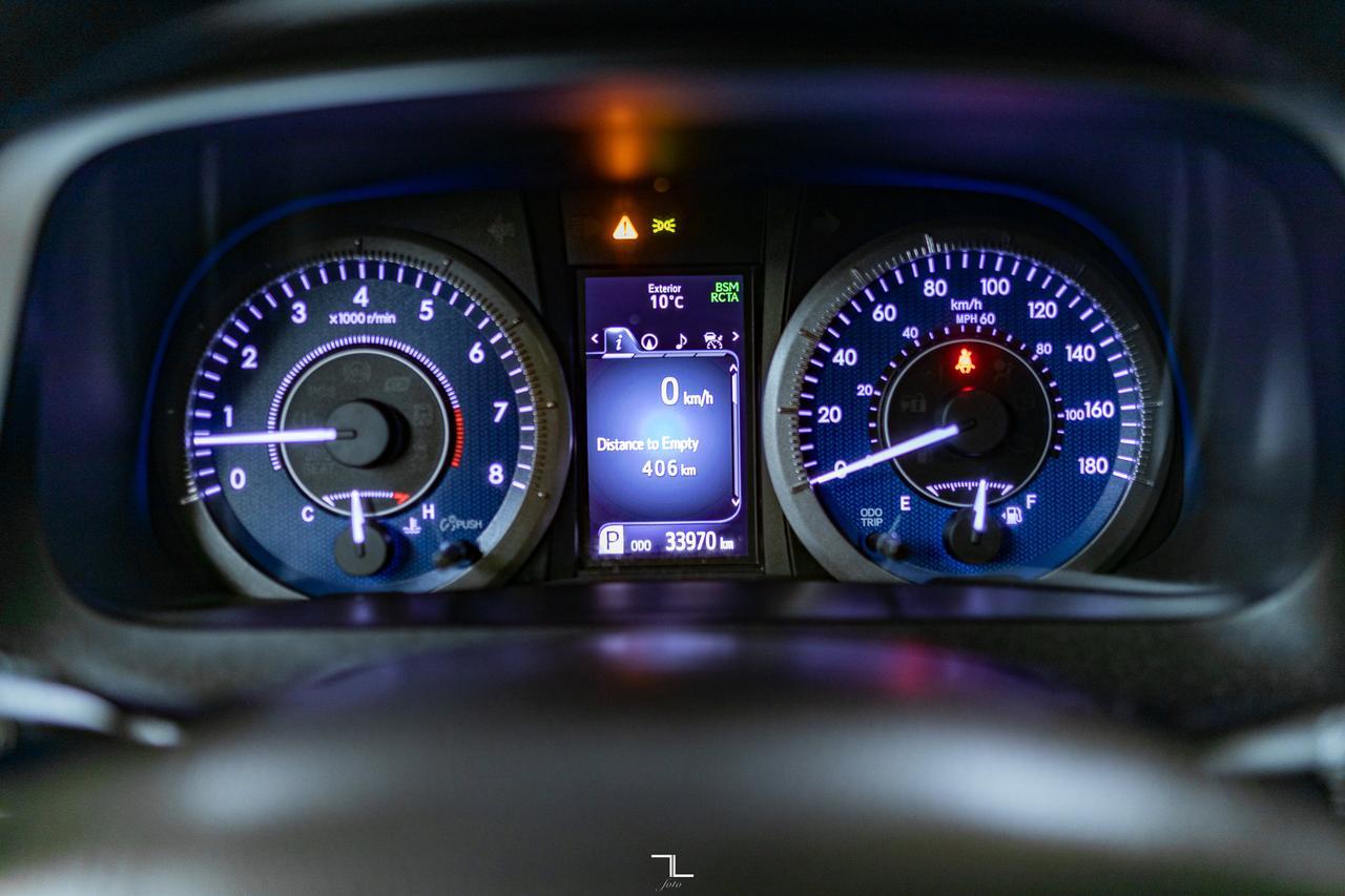 2019 Toyota Sienna XLE Wheelchair Van Leather Roof BCam Red Deer AB