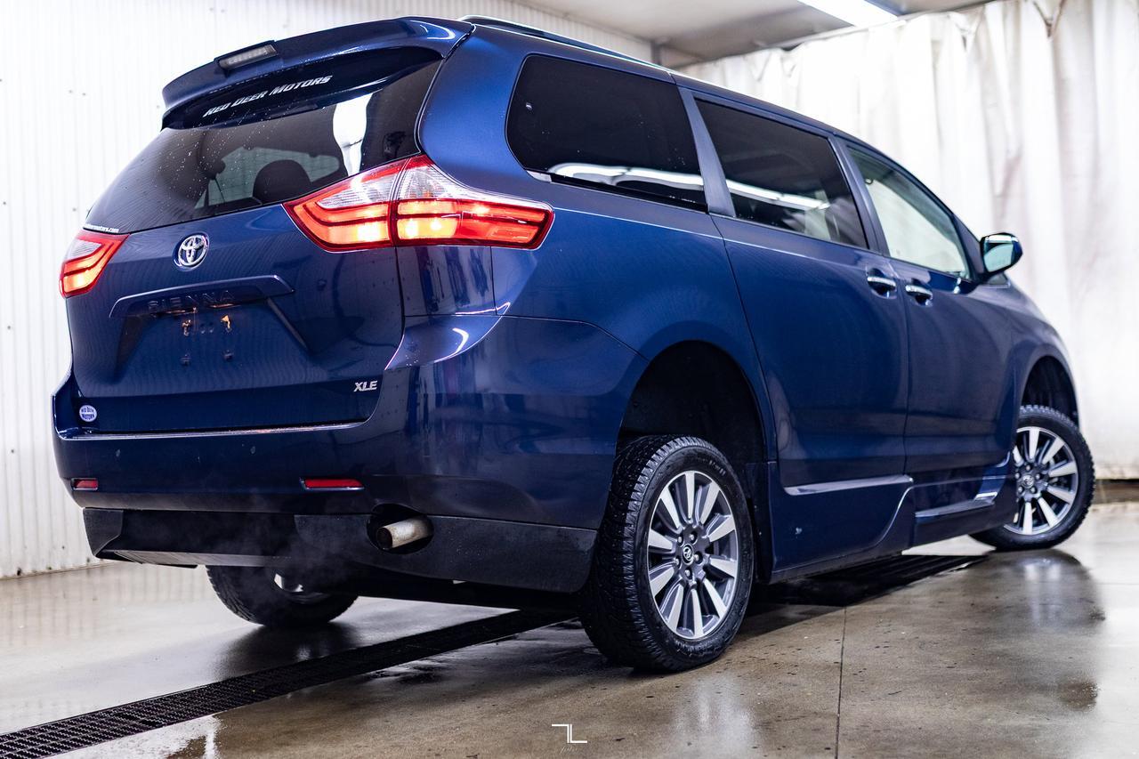 2019 Toyota Sienna XLE Wheelchair Van Leather Roof BCam Red Deer AB