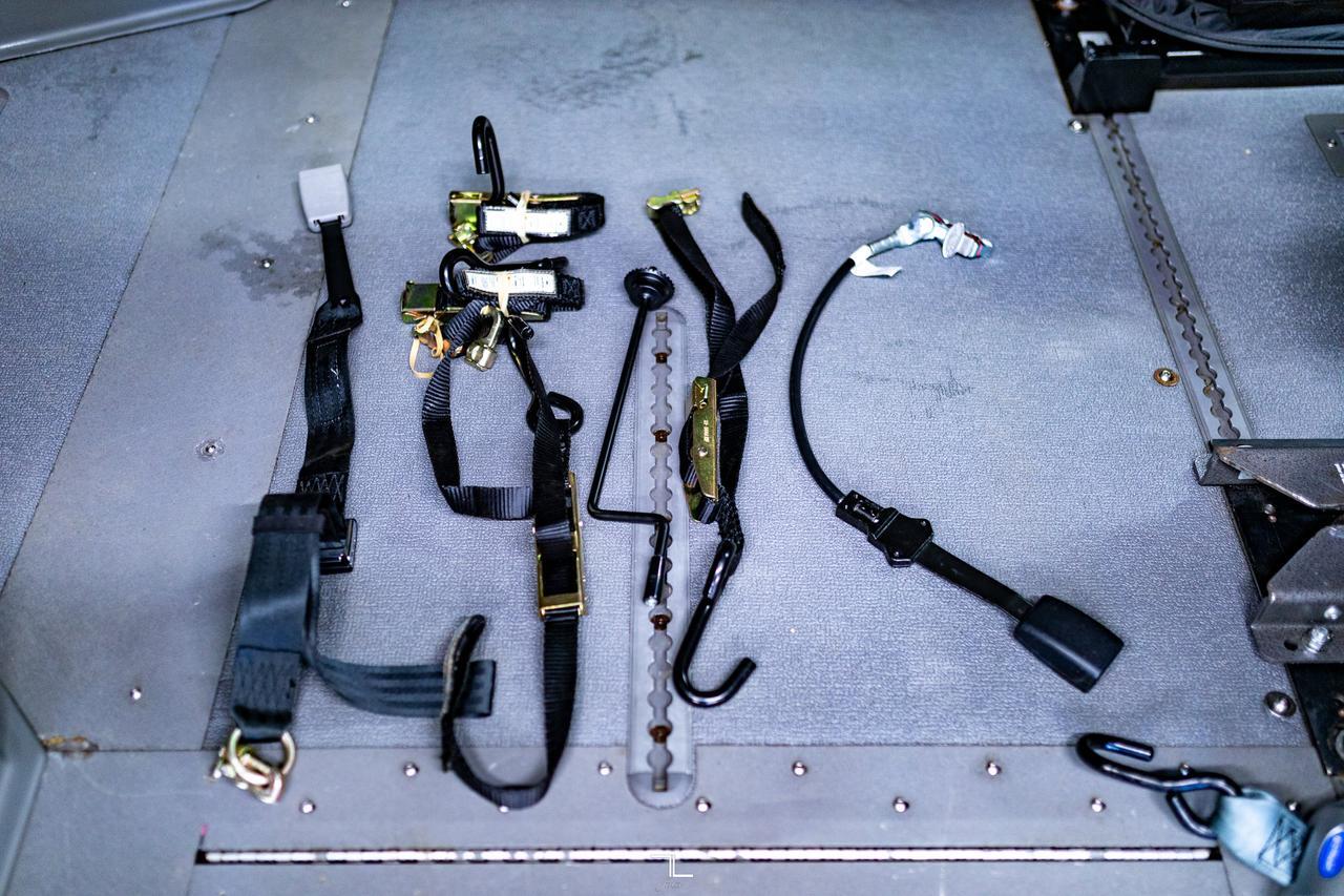 2019 Toyota Sienna XLE Wheelchair Van Leather Roof BCam Red Deer AB