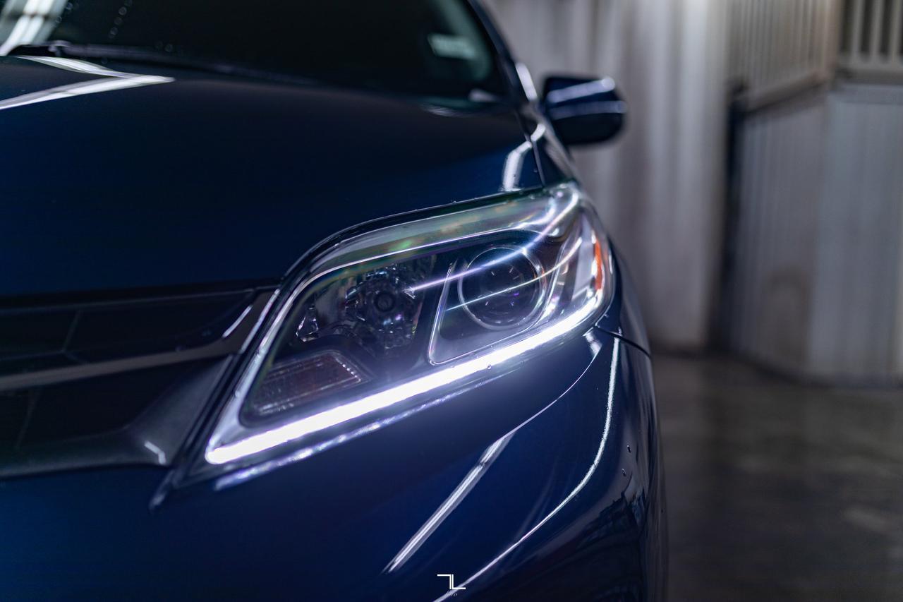 2019 Toyota Sienna XLE Wheelchair Van Leather Roof BCam Red Deer AB