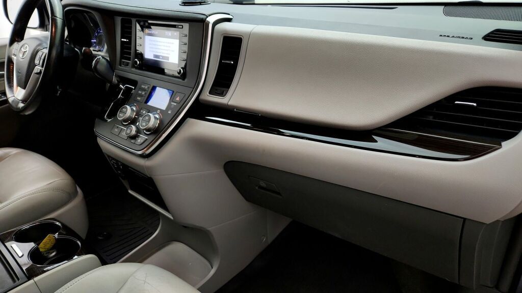 2019 Toyota Sienna XLE Laurel MD