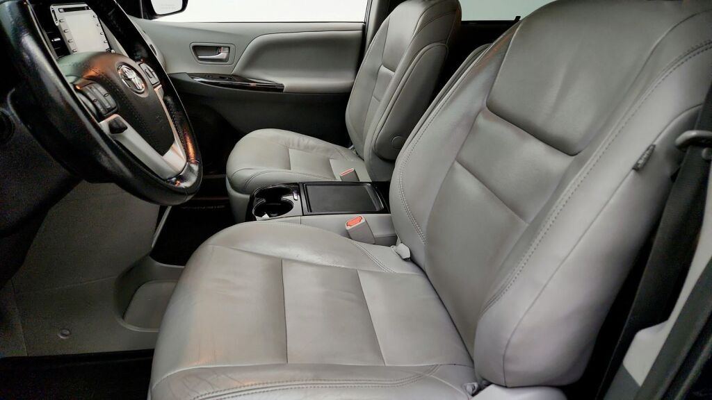 2019 Toyota Sienna XLE Laurel MD
