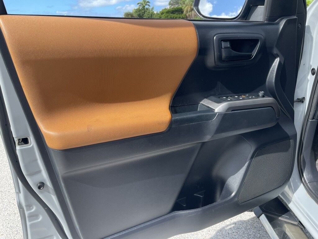 2019 Toyota Tacoma 2WD TRD Off ROAD~CLEAN CAR FAX~LOW MILES~EXCELLENT CONDITION~4X2~5.0&apos; BED LENGTH~BLUETOOTH~HALOGEN HEADLIGHTS~REMOVABLE TAILGATE~STABILITY CONTROL~TRAILER HITCH Sarasota FL