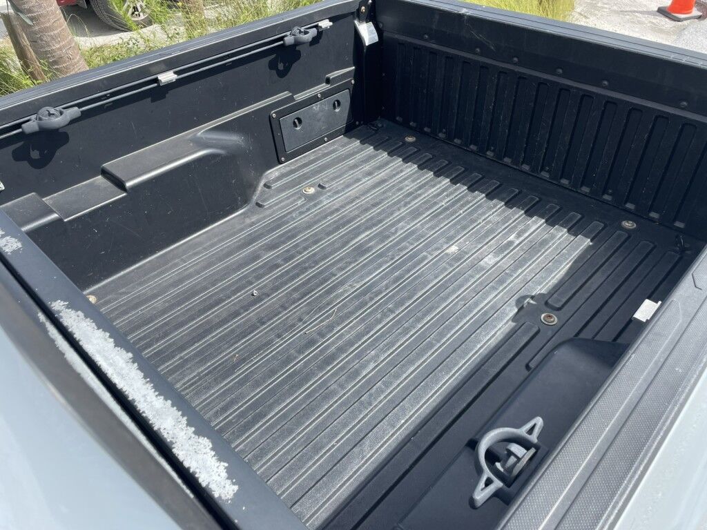 2019 Toyota Tacoma 2WD TRD Off ROAD~CLEAN CAR FAX~LOW MILES~EXCELLENT CONDITION~4X2~5.0&apos; BED LENGTH~BLUETOOTH~HALOGEN HEADLIGHTS~REMOVABLE TAILGATE~STABILITY CONTROL~TRAILER HITCH Sarasota FL