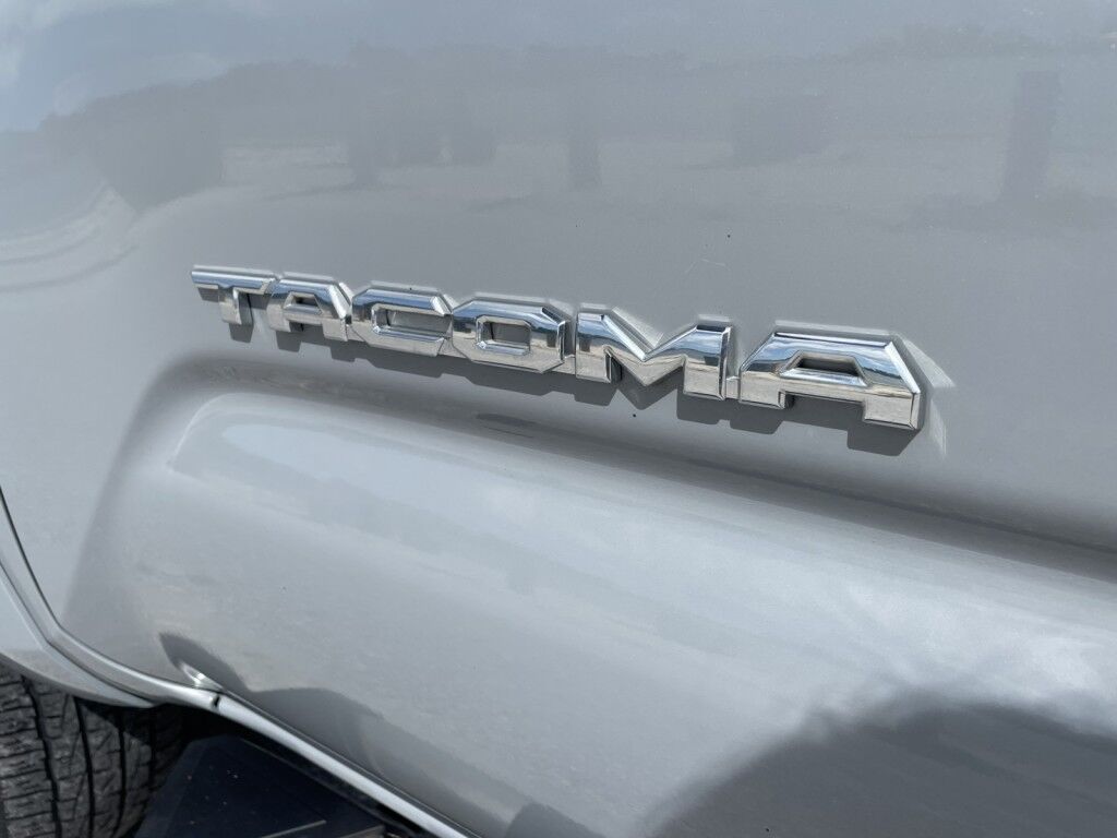 2019 Toyota Tacoma 2WD TRD Off ROAD~CLEAN CAR FAX~LOW MILES~EXCELLENT CONDITION~4X2~5.0&apos; BED LENGTH~BLUETOOTH~HALOGEN HEADLIGHTS~REMOVABLE TAILGATE~STABILITY CONTROL~TRAILER HITCH Sarasota FL