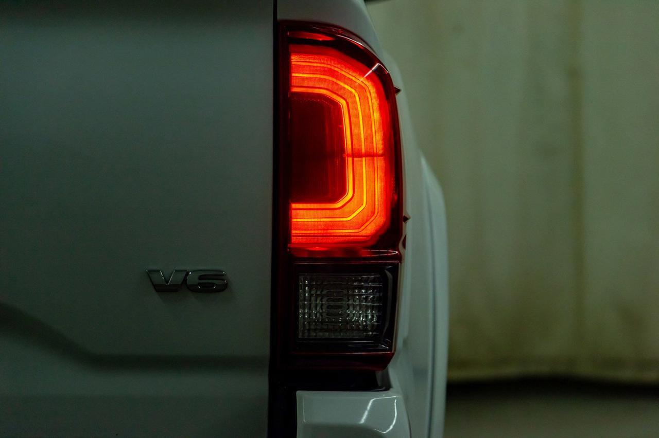 2019 Toyota Tacoma 4x4 Double Cab TRD Sport Manual Leather Roof Nav Red Deer AB