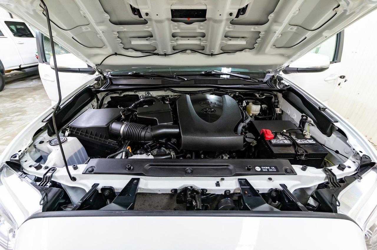 2019 Toyota Tacoma 4x4 Double Cab TRD Sport Manual Leather Roof Nav Red Deer AB