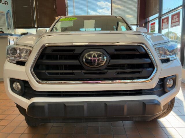 2019 Toyota Tacoma SR5 V6 photo 4